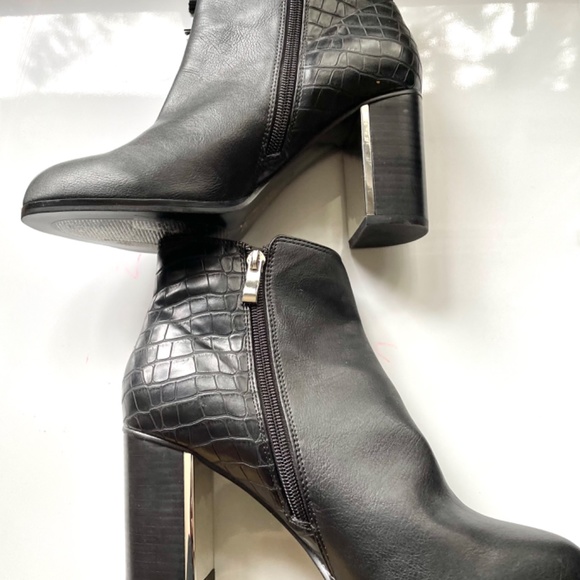 Spring Closet Deals - Picture 5 of 6